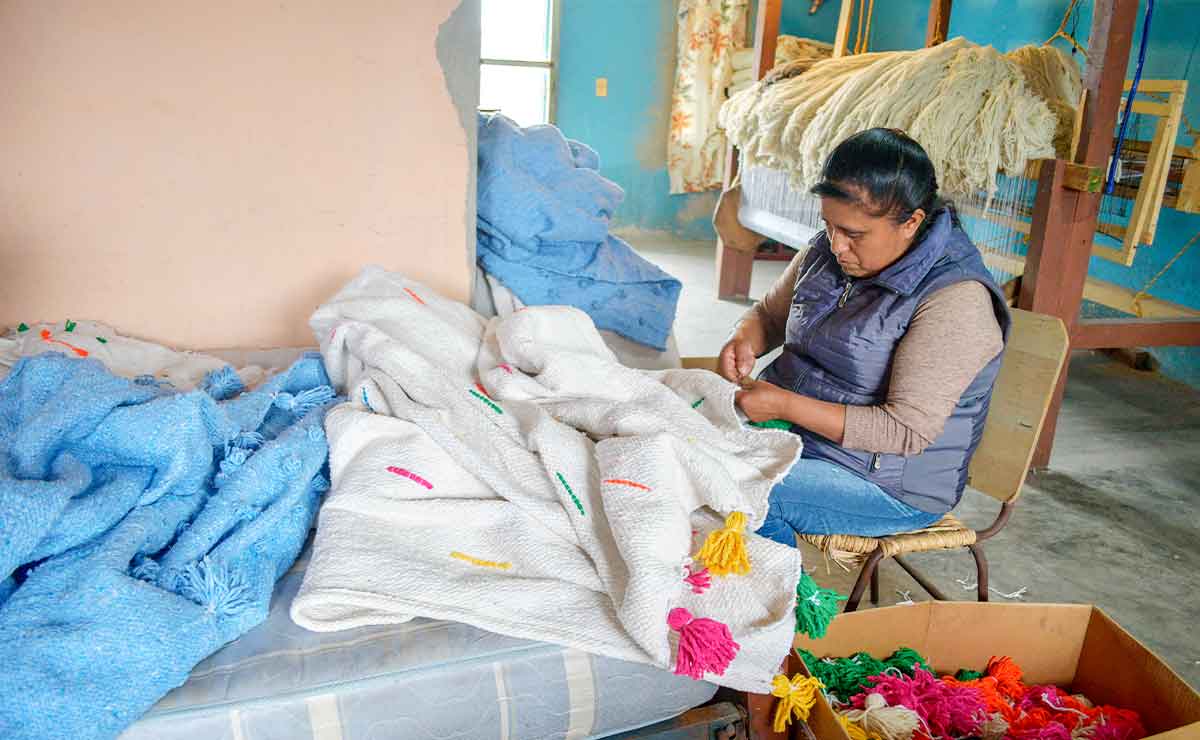 Colchas artesanales mexicanas de San Andrés Cuexcontitlán: Artesaní­a mexicana de Toluca