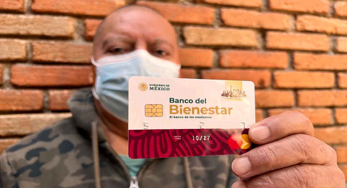 Habrá aumento en Pensión Adultos Mayores y Becas Benito Juárez para 2022