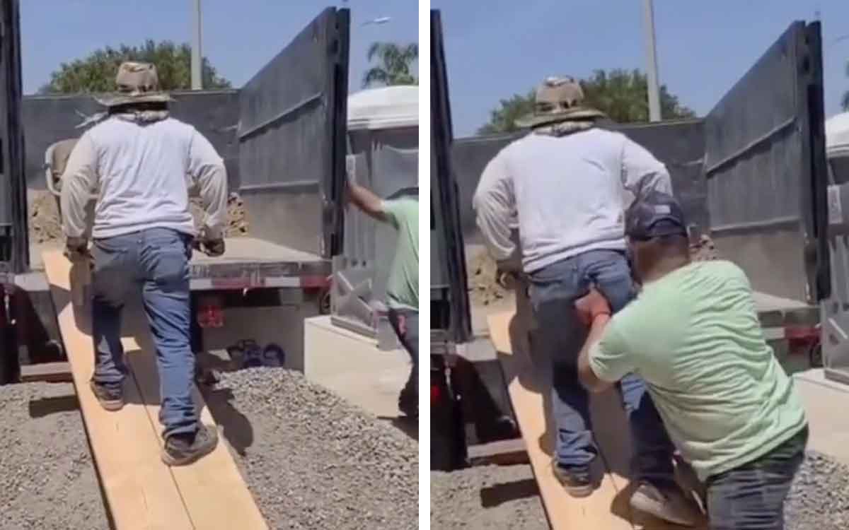 Albañil da "ayudadita con el dedo" a su compañero para subir carretilla
