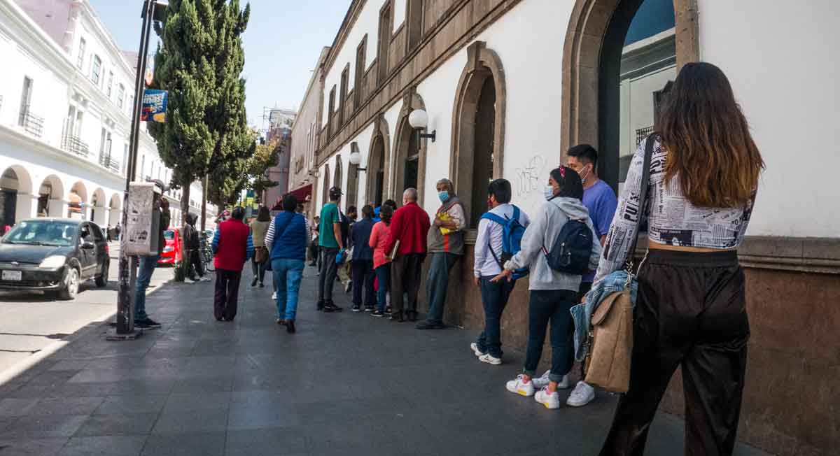 Estos bancos cobran menos comisión o no cobran por retirar Pensión Adultos Mayores