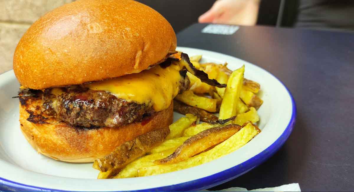 En estos lugares de Toluca darán las hamburguesas a 1 peso en el Dí­a de la Hamburguesae