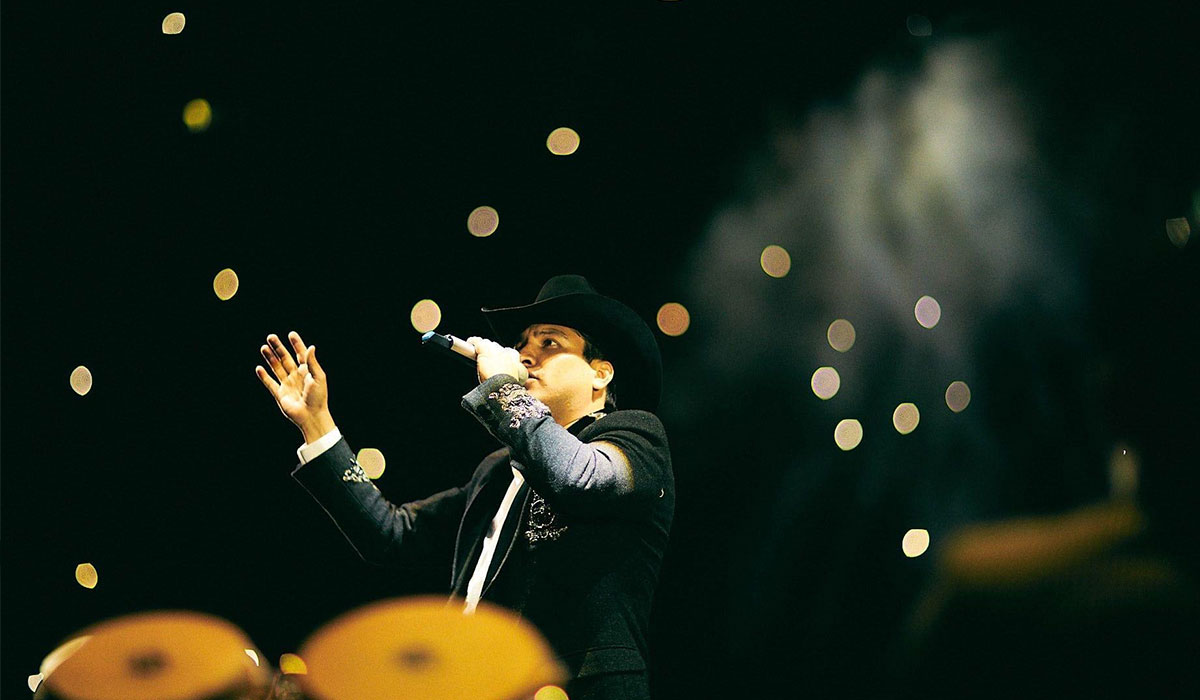 Julion Álvarez, el "Rey de la taquilla" destrona a Grupo Firme de Spotify