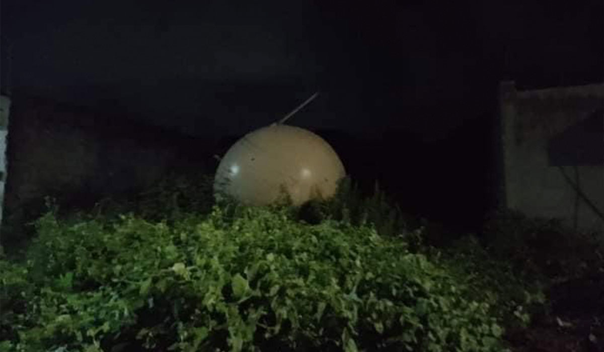 Viral - ¿Los saiyajin en México?, extraño objeto cae del cielo en territorio mexicano