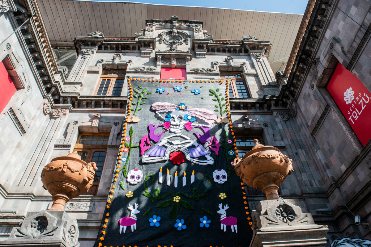 ¡Monumental! Así­ quedó la ofrenda tradicional de Centro Tolzú. ¿Ya la conoces?