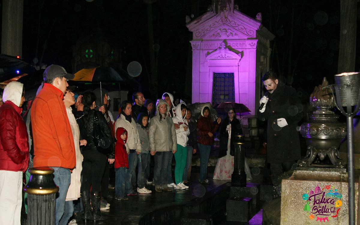 ¡Se los llevo la Flaca! Ya no hay boletos para los recorridos del Panteón de Toluca