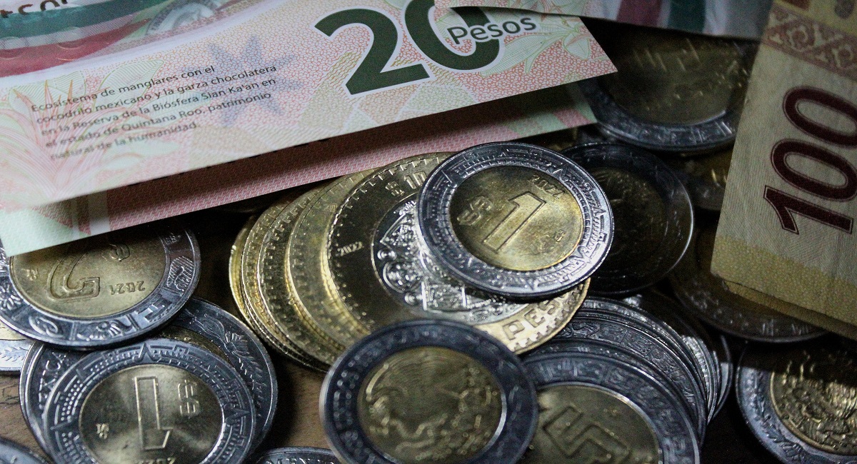 El lado oscuro de la compra-venta de billetes y monedas en México