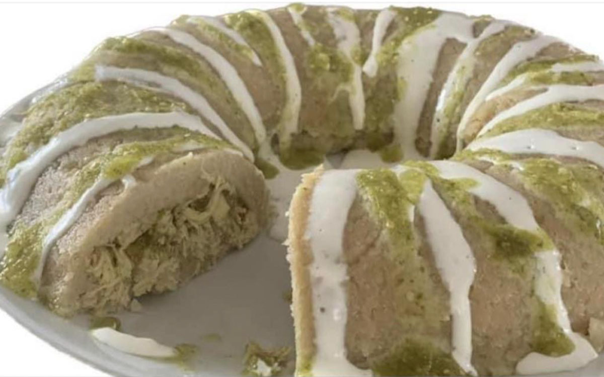 ¡A que los Reyes no se la sabí­an! Dile hola a tu perdición con la rosca de tamal verde con pollo