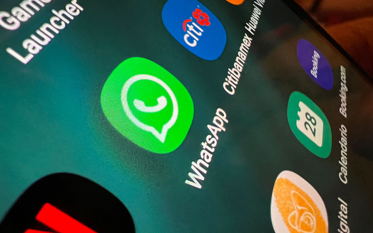 Deja de usar a tus contactos como bloc de notas. WhatsApp ya te dejará enviarte mensajes a ti mismo, te decimos cómo