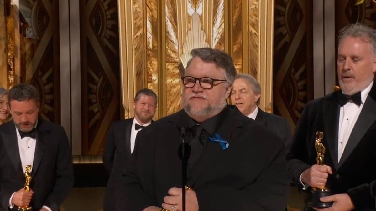 ¡Lo volvió a hacer! Gana Oscar Pinocho de Guillermo del Toro como mejor película animadae