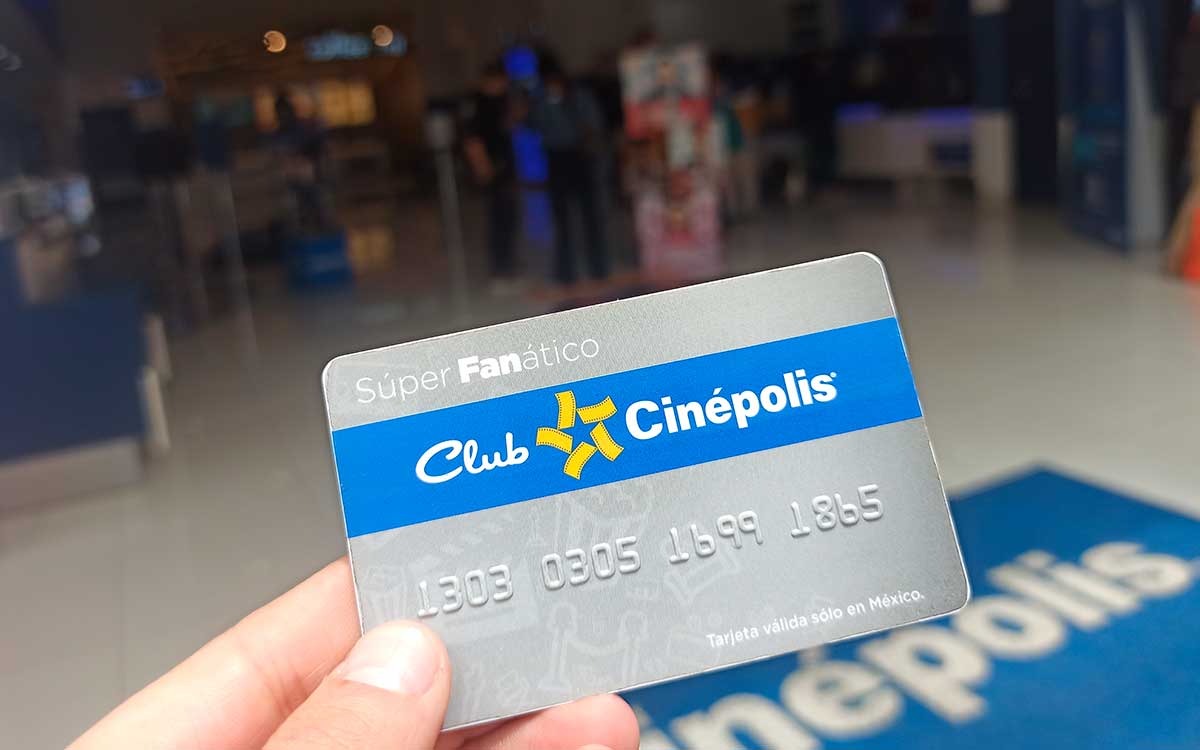¿Cómo puedo obtener 2x1 en el cine, palomitas y refresco en Cinépolis?