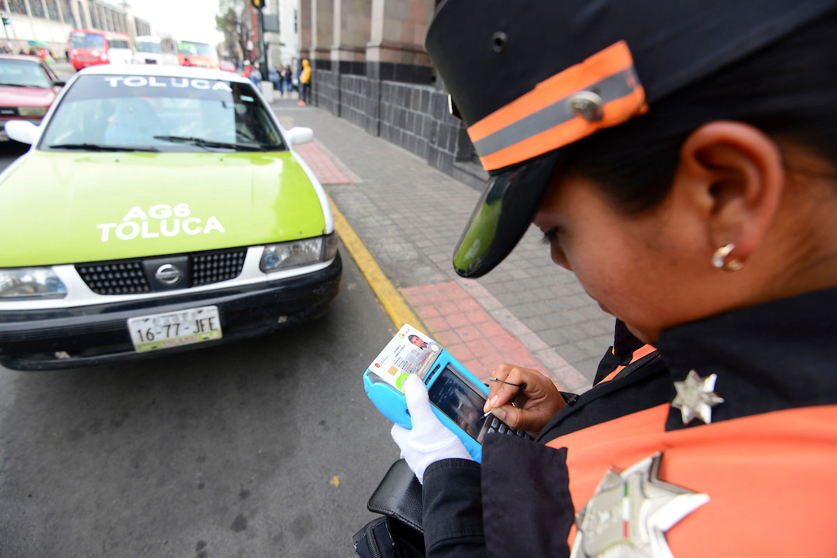 ¡Aguas! Tránsito Toluca te podrá multar por más de $2,000 pesos por este motivo