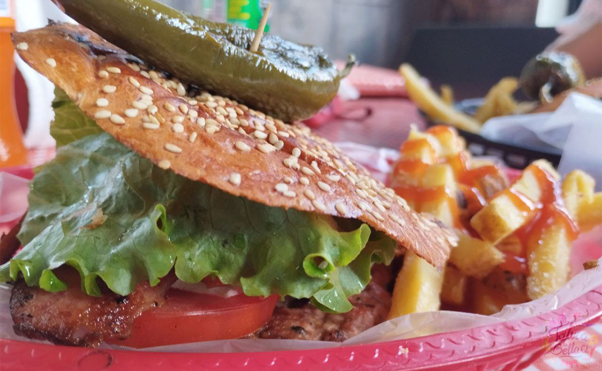 ¿Antojo de hamburguesas? En este lugar de Toluca podrás comerlas por menos de $200