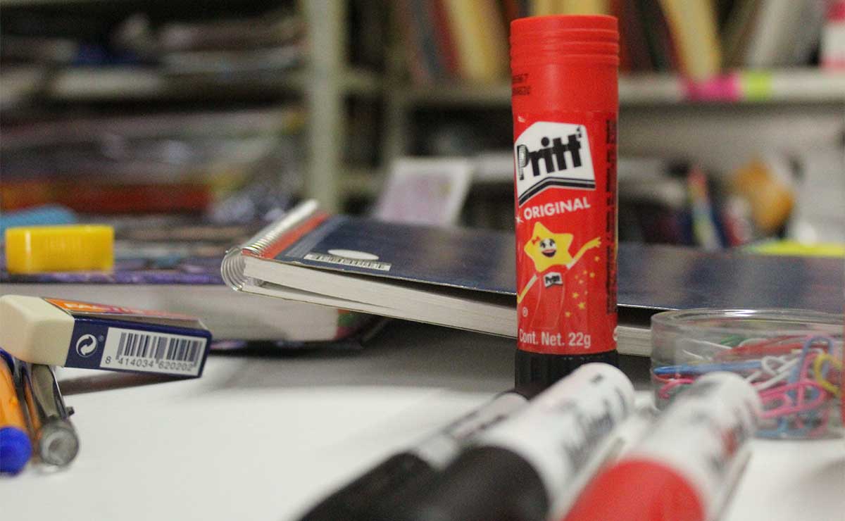 ¡México mágico! Cachan a comerciantes vendiendo PRITT piratas y se vuelven virales en TikTok
