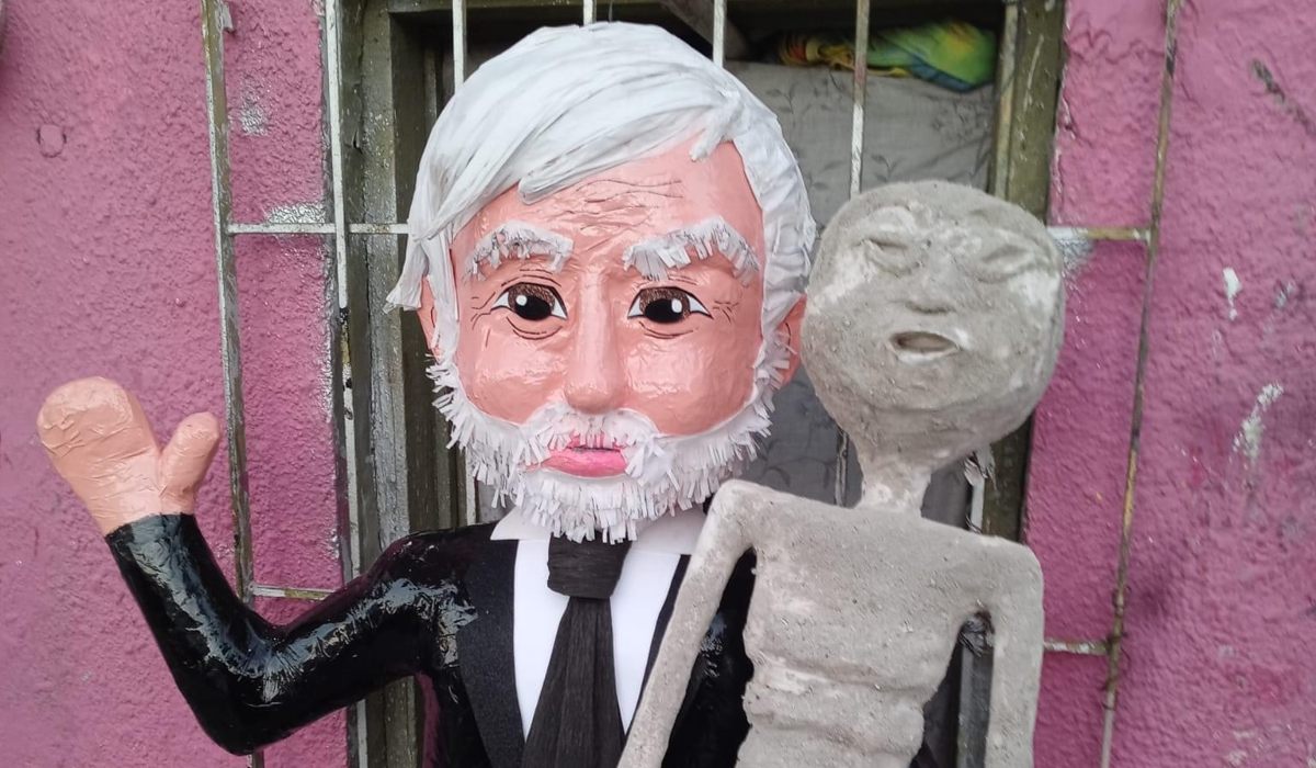 Jaime Maussan ya tiene su piñata ¡Con todo y extraterrestre!