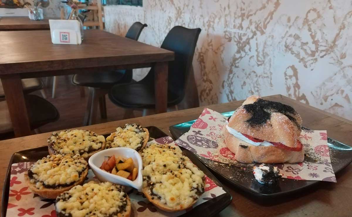 ¿Dónde puedo encontrar comida inspirada en Dí­a de Muertos?