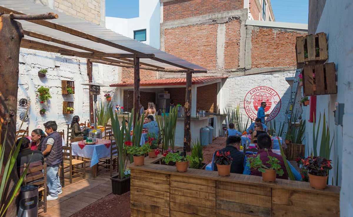 ¿Apoco no te caerían bien unos ricos chilaquiles? Vamos a este lugar cerca de Tolucae